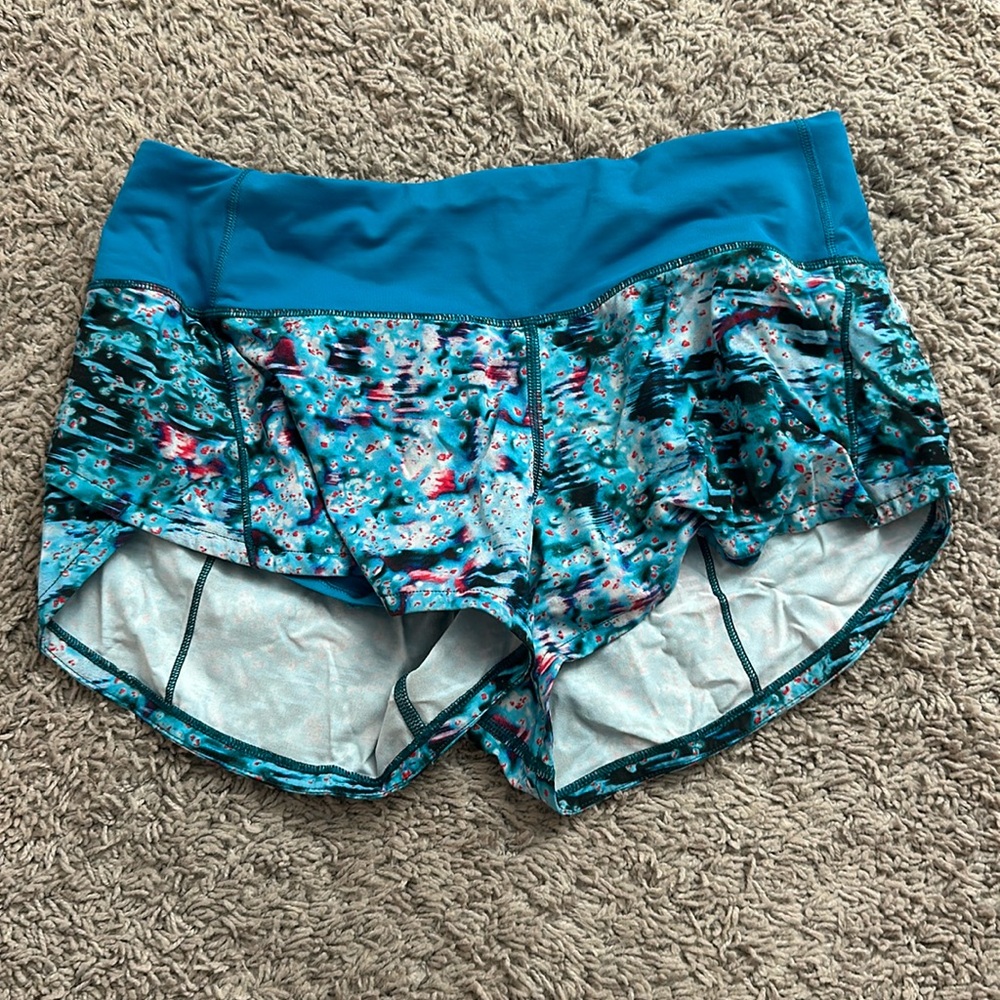Low Rise Size 2 speed ups Lululemon barley worn and no damage!